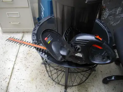 BLACK AND DECKER HEDGETRIMMER, View more