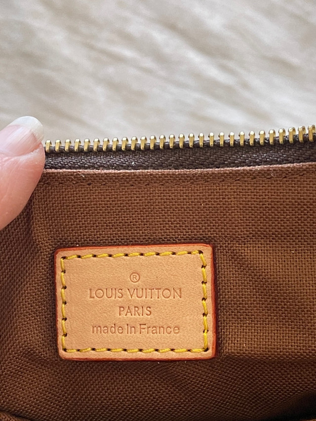 Louis Vuitton bag in Women's - Bags & Wallets in Truro - Image 3