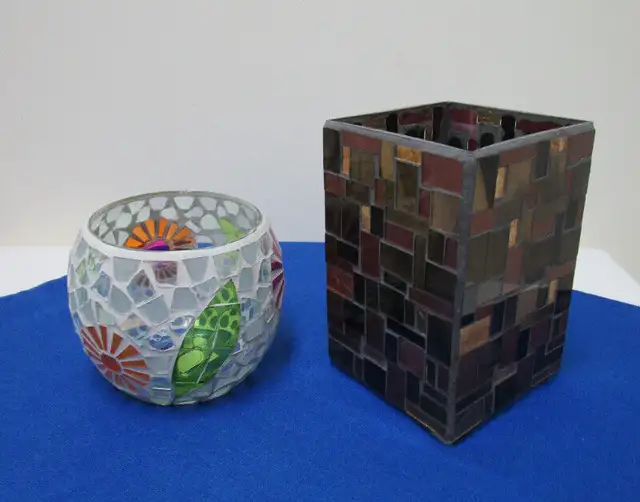 STAINED GLASS MOSAIC VASES - 2 in Arts & Collectibles in Belleville - Image 7