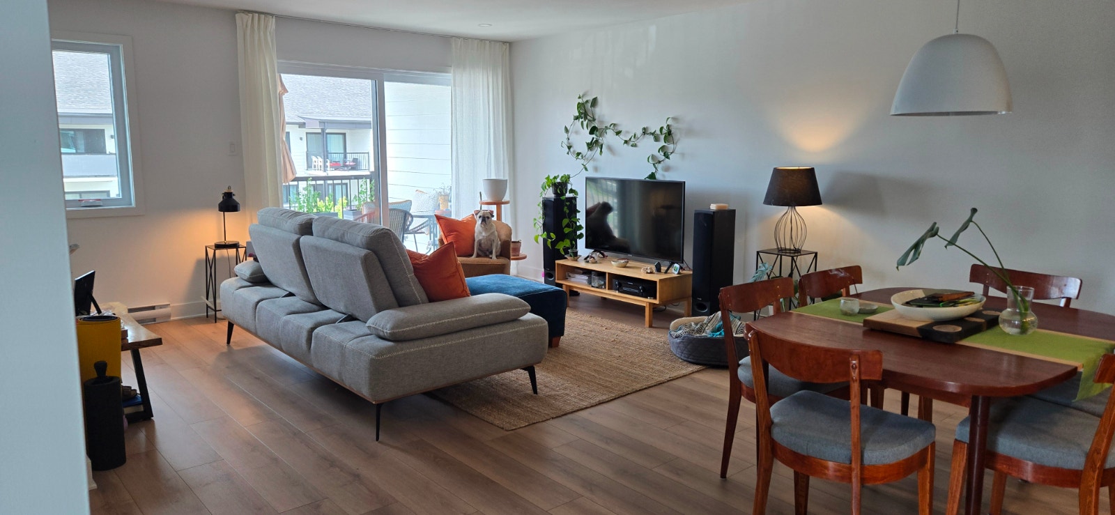 Grand 5 ½ lumineux – 3 chambres fermées | Animaux acceptés — photo 2