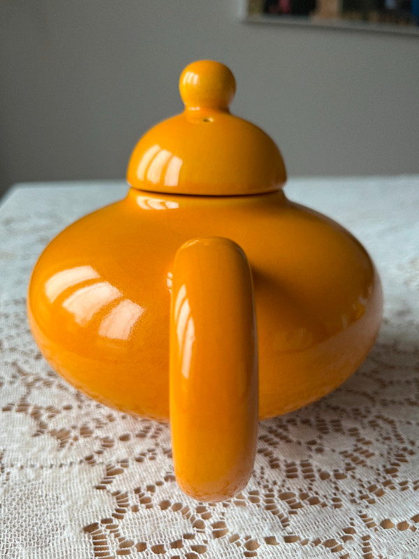 Yellow Ceramic HayHoe Flowerdale Tea Pot in Kitchen & Dining Wares in Ottawa - Image 4