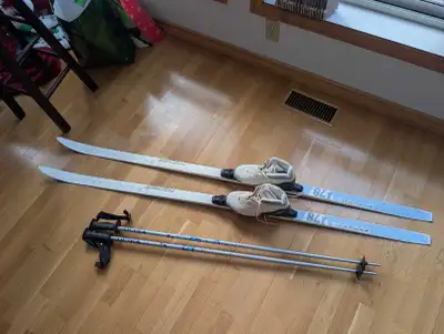 Women's waxless cross country ski package, View more