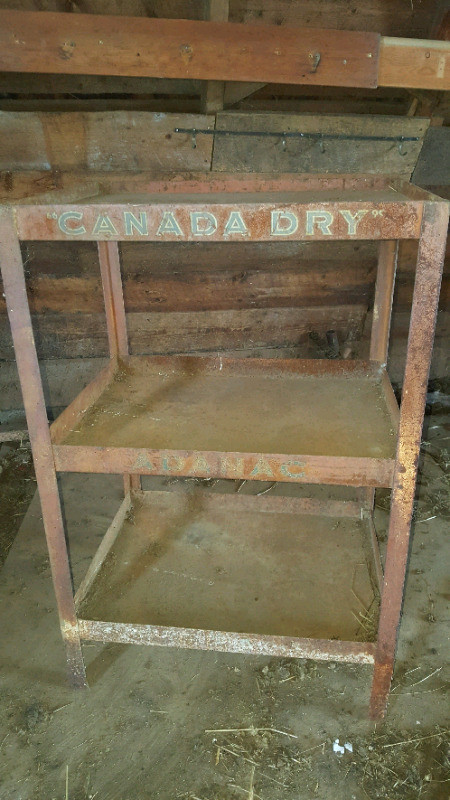 Vintage Canada Dry Advertising Rack in Arts & Collectibles in Edmonton