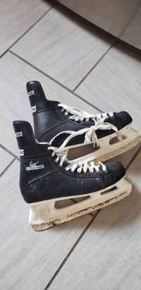 Men size 11 CCM Cyclone hockey skates