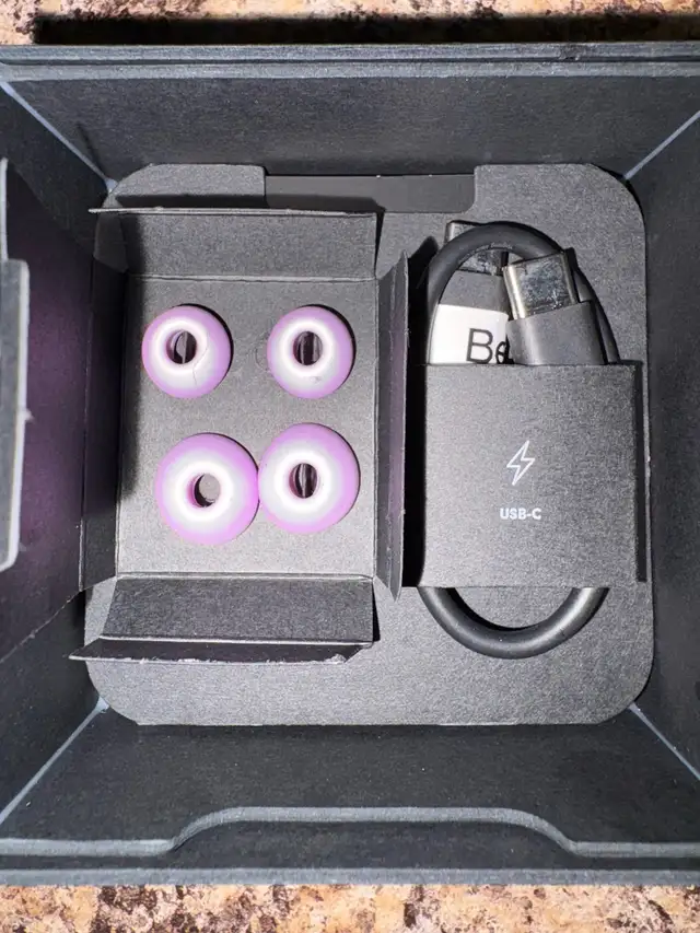 Beats Fit Pro earbuds  in Headphones in Dartmouth - Image 5