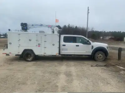 4x4 Automatic Transmission 6.7L Powerstroke Diesel Crew Cab Dual Diesel Tank Cobra 5500 Maxlift with...