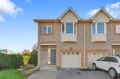 Townhouse near Ottawa hospital & Ottawa U. Perfect for healthcare professional and medical students....