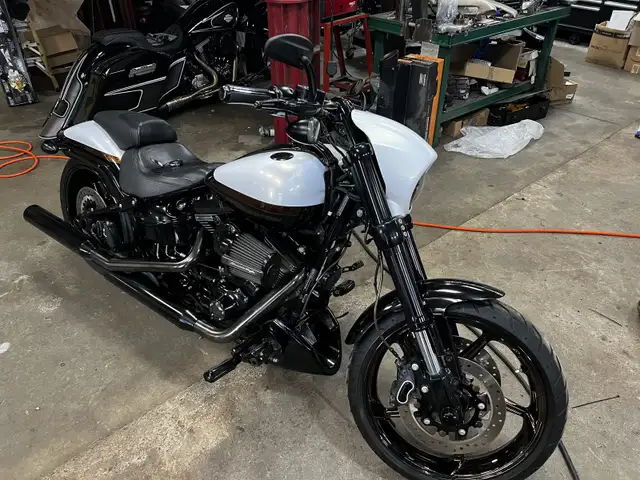 2016 Harley Davidson breakout cvo pro street in Street, Cruisers & Choppers in Barrie - Image 3