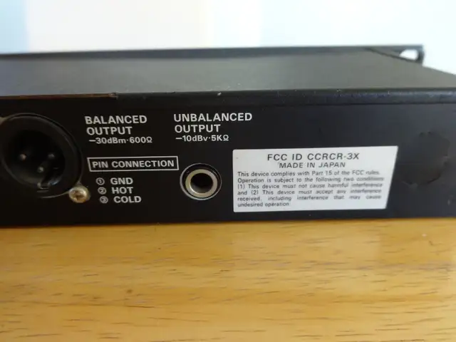 Samson Concert Series II CR-3X VHF Wireless Microphone receiver in Pro Audio & Recording Equipment in Markham / York Region - Image 9