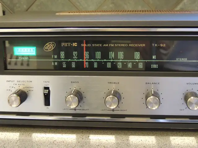 Vintage / Rare AGS (Trio/Kenwood) TK-92 AM/FM Stereo receiver. in Stereo Systems & Home Theatre in Mississauga / Peel Region - Image 4