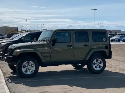 Selling my 2013 Jeep Wrangler Unlimited Hard top/Soft top for $17,500 OBO. This vehicle has been wel...