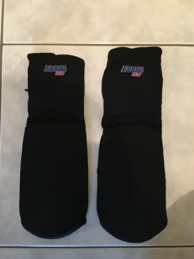 ADAMS USA SHIN AND INSTEP PADS- size junior, View more