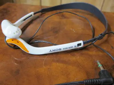 SONY MDR-W014 HEADPHONES WALKMAN DISCMAN LAPTOP * JAPAN *, View more