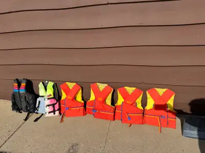 6 Life jackets for sale $35