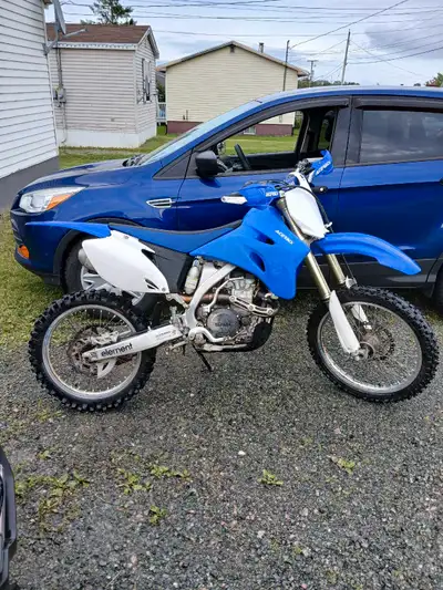 Runs drives great pulls hard 70 some hrs. Has hr meter after market tank bars and guards skid plate....