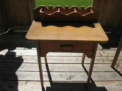 Real nice vintage folk art childs desk. I suspect it was made by someone who worked in the mines as...