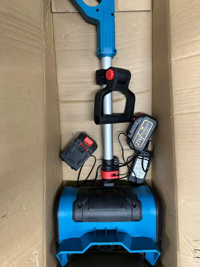 Snow Shovel Electric 21V with Batteries and a Charger in Snowblowers in Mississauga / Peel Region - Image 8