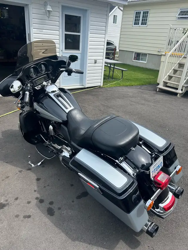 Harley Davidson FLH CU 2013 in Motorcycle Parts & Accessories in Ottawa - Image 2