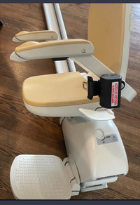 Stairlift Acorn Deliveries Installation Included pls. Read Adds