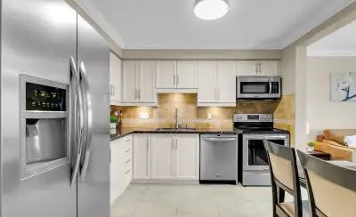 Spacious room with brand new IKEA furniture in a 3-bedroom house located in the quiet grange road ne...