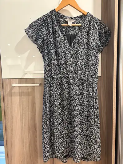 Robe courte fleurie H&M - Noir et blanc - Taille XXS (TTP), View more