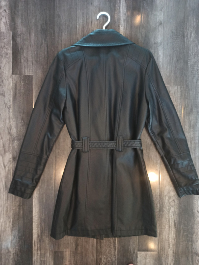 Manteau neuf  dans Femmes - Hauts et vêtements d'extérieur  à Shawinigan - Image 2