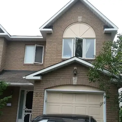 52 Thornbury Crescent, Nepean Mins Walk to Algonquin College 2nd Floor Bedroom Furnished with essent...