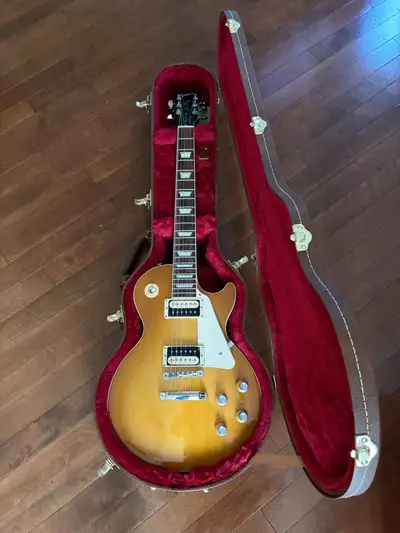 Gibson Les Paul Classic - Honeyburst, View more