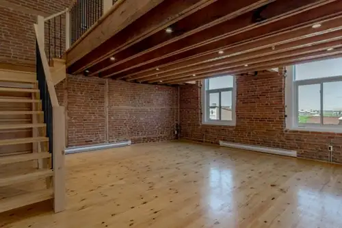 https://youriguide.com/vGDE3R7303JED1 Please call Elia at 613-530-0270 Beautiful large 1 bedroom lof...