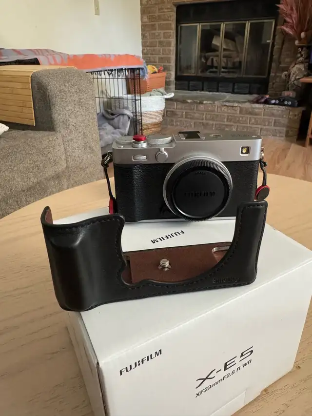 Fujifilm XE-5 (Silver)  in Cameras & Camcorders in Calgary - Image 7