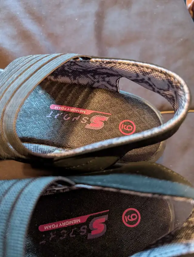 women's sandals in Women's - Shoes in Thunder Bay - Image 4