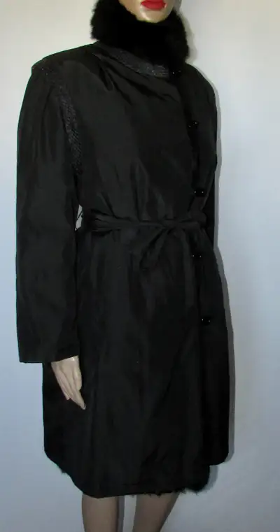 JOLI TRENCHCOAT NOIR/PELISSE OPOSSUM NOIR AMOVIBLE BUSTE 40, View more