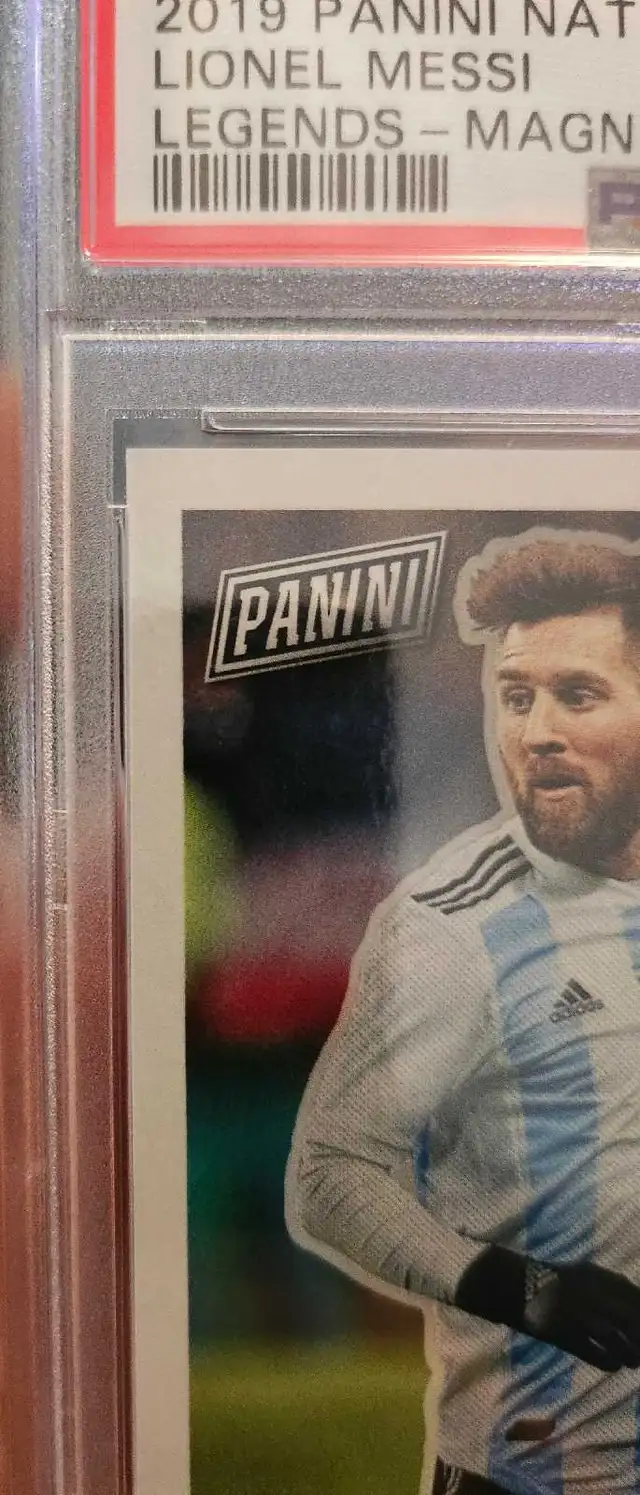 2019 Panini Nat'l Conv. Legends LM Magnetic Fur Lionel Messi in Arts & Collectibles in Markham / York Region - Image 4
