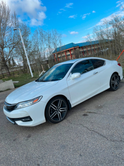 2016 Honda Accord Coupe Touring V6 in Mint Condition!