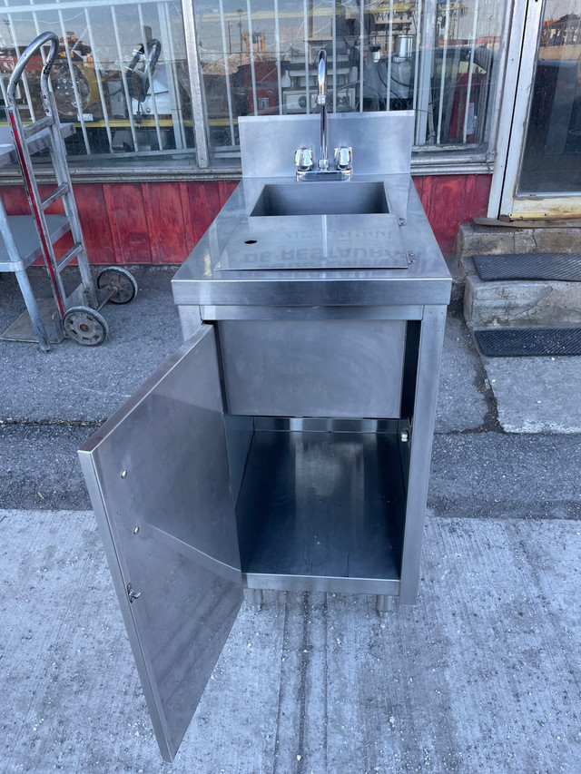 Comptoir bar lavabo  dans Autres équipements commerciaux et industriels  à Ville de Montréal - Image 2