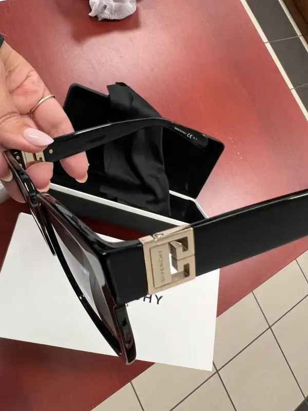 Givenchy Sunglasses64036936387713120