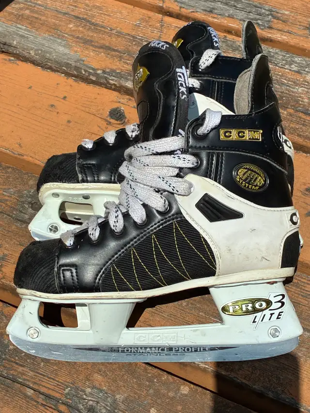 CCM Tacks 550 Pro Lite 3 Hockey Skates