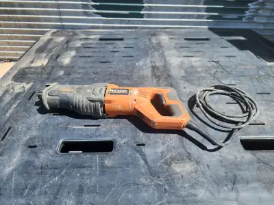 For sale a Ridgid R3002 Sawzall Reciprocating Corded Sawzall. First $80 cash Firm takes it. Call Geo...