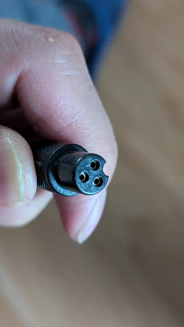 42v Power Charger for ebikes or scooters, tip 5.5mm or 8mm in General Electronics in Oshawa / Durham Region - Image 9