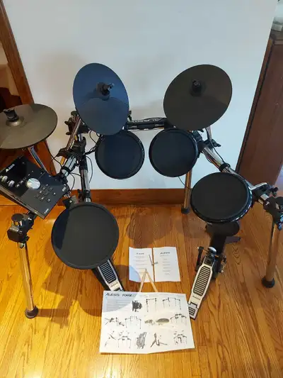 This was only used a few times. Needs a new home. Pulled this description from here. ...