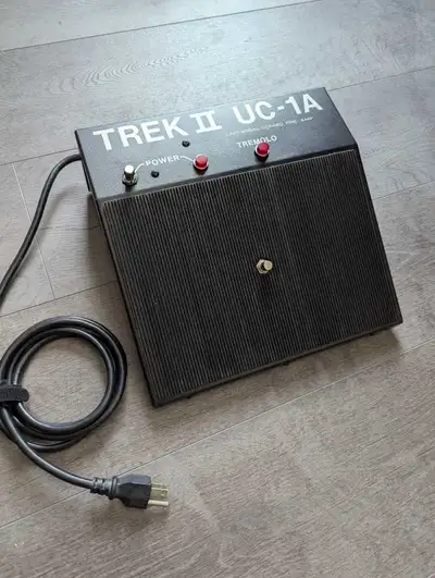 Rare Trek ii uc-1a Leslie preamp/ Leslie to 1/4" adapter pedal, View more