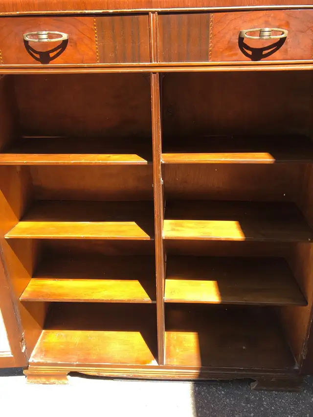 Antique Glass Cabinet in Hutches & Display Cabinets in City of Toronto - Image 3