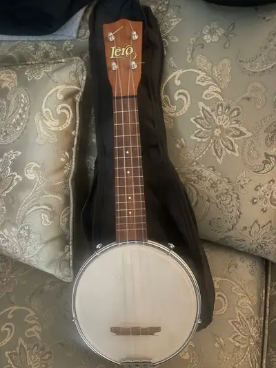 LERO Tenor Banjo Uke Made in Japan In perfect condition Including soft case Local Pick up Hamilton M...