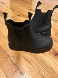 Youth size 5 rain boots 