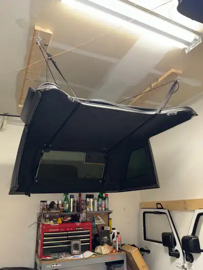 Selling our OEM Jeep hardtop. Used it for 2 winters only. Yes, It’s good as new! Package includes: ✅...