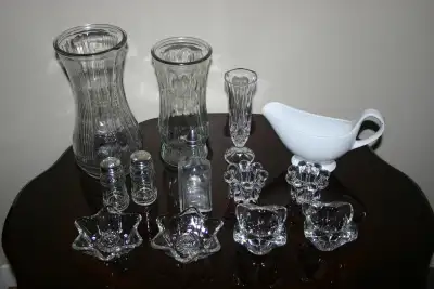 Lot de vaisselle diverses. 21 mcx, View more