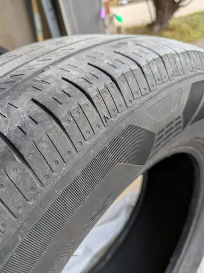 Three Nexen Roadian GTX 235/65R17 104H tires. 48,000kms of light driving. Decent tread. Fourth tire...