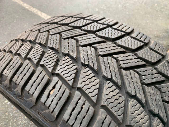 1 X single 245/45/19 M+S Michelin X-Ice Snow with 90% tread in Tires & Rims in Delta/Surrey/Langley - Image 4