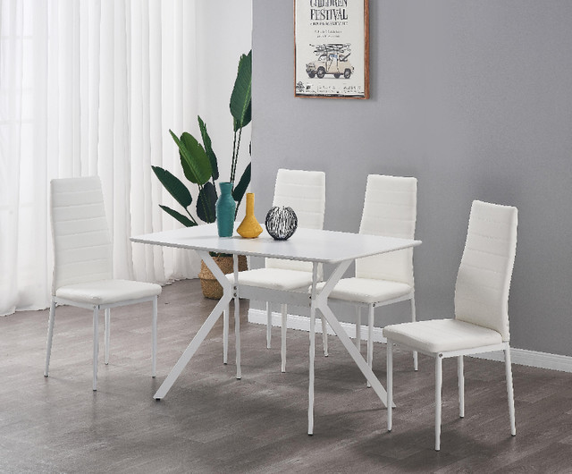 5 Piece dining set | Anti scratch table | Delivery available in Dining Tables & Sets in Kitchener / Waterloo