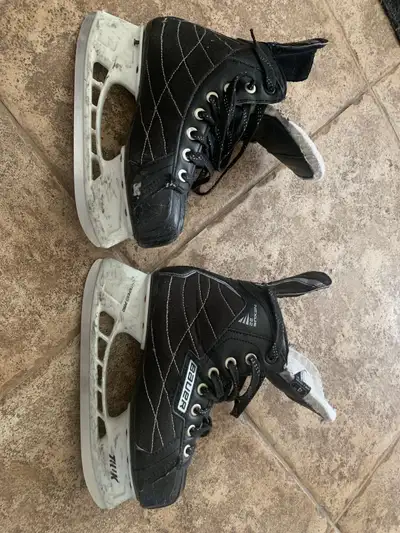 Bauer skates size 4, View more